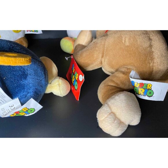 Lot of 4 Super Mario Bros. Plush Stuffed Toys Yoshi Toad Bomb Donkey Kong - Picture 4 of 6